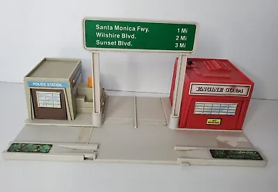 Buy Vintage 1981 Hot Wheels Mattel Plastic Town Police & Engine 24 Fire Station • 23.62£