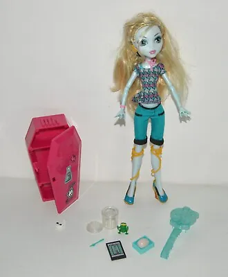 Buy 2008 MATTEL MONSTER HIGH LAGOONA BLUE CLASSROOM MAD SCIENCE 1 First Waves Doll • 46.16£