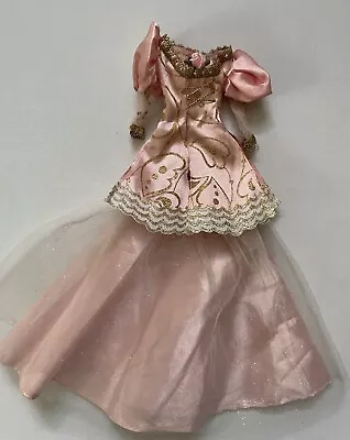 Buy Barbie Rapunzel Fashion • 16.40£