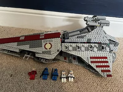 Buy LEGO Star Wars: Venator-Class Republic Attack Cruiser (8039) • 150£