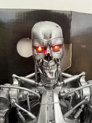 Buy NECA Reel Toys Terminator T2 T800 Endoskeleton 18  Light-Up Eyes Figure Rare. • 300£