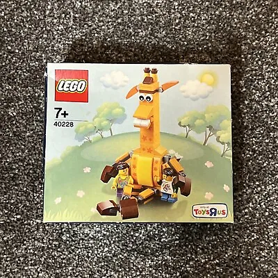 Buy LEGO Promotional: Geoffrey & Friends (40228) New Sealed Toys R Us Slight Damage  • 18.99£