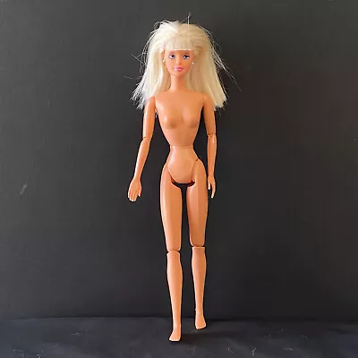 Buy Vintage 1993 Articulated Barbie - Mackie Face - Nue For Oak • 8.29£