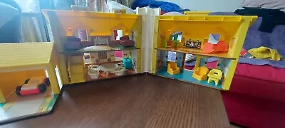Buy Vintage/Original 952 Fisher-Price Play Family House W/ Furniture & Characters  • 25£