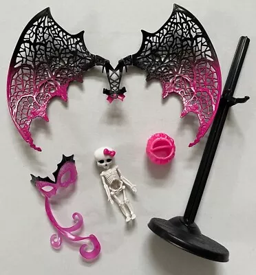 Buy Monster High Ghouls Rule Draculaura Accessories • 30.88£
