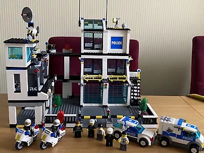 Buy LEGO City Police Headquarters (7744) • 30£