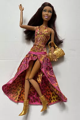 Buy Barbie Fashionistas Fashion Nikki Doll • 31.22£