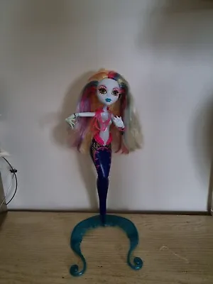 Buy Monster High Lagoona Blue Great Scarrier Reef Glowsome Mermaid Doll • 24.84£