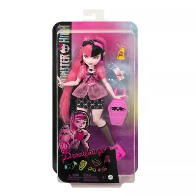 Buy Monster High 2022 Day Out - MTHKY71 - 25cm Articulated Doll - Doll Draculaura • 41.10£