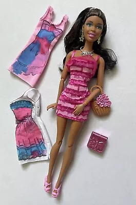 Buy Barbie Fashionistas Fashion Nikki • 30.83£