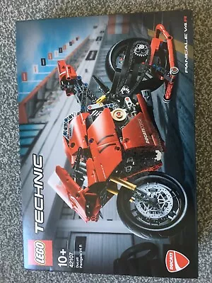 Buy LEGO TECHNIC: Ducati Panigale V4 R (42107) • 30£