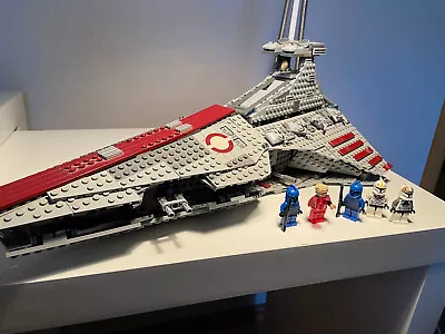 Buy LEGO Star Wars: Venator-Class Republic Attack Cruiser (8039) • 196.87£