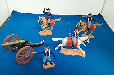 Buy Timpo 3 Cavalry Soldiers On Horseback, 1 Foot Soldier & 1 Gun Carriage • 28£