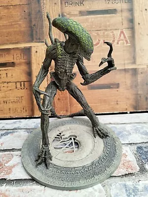 Buy Alien Vs Predator Frid Alien Action Figure With Stand - Mcfarlane 2004 • 29.95£