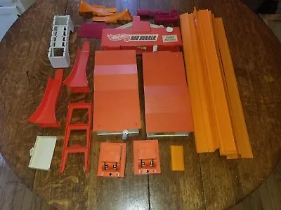 Buy 38 Piece Hot Wheels Redline Track And Accessories  Lot • 48.14£