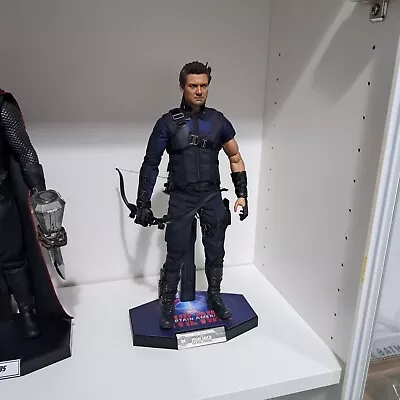 Buy Hot Toys - Civil War - Hawkeye - 1/6 - To Be Updated • 777£