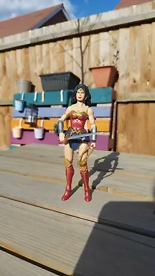 Buy Wonder Woman (Rebirth) Figure • 15£