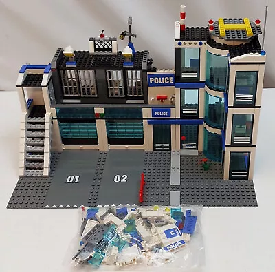 Buy Partial Lego Set 7498 Police Station - No Mini Figures, Just Main Building • 34.95£