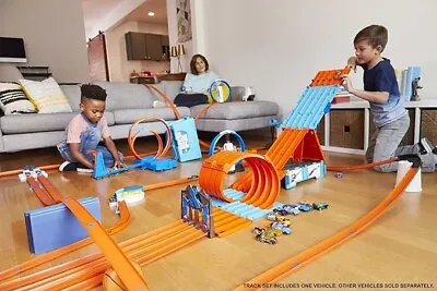 Buy Hot Wheels Track Builder System Race Crate Playset • 89.99£