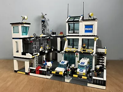 Buy Lego City Police Station 7744 With 6 Figures • 44.50£