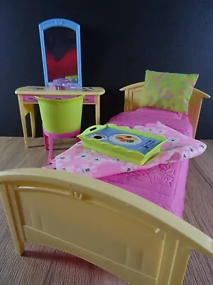 Buy Vintage Barbie Furniture Living In Style Bed Makeup Table Chair + Accessories (13377) • 23.19£