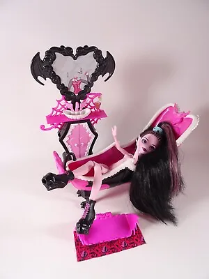 Buy Classic Monster High Doll Draculaura Hairstyle Fun And Powder Bathroom (11780) • 41.13£