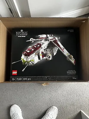Buy LEGO 75309 Star Wars: Republic Gunship • 335£