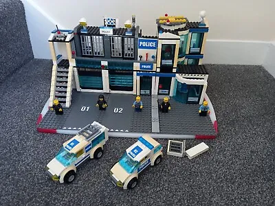 Buy LEGO CITY: Police Station (7498) Retired. Not Complete. • 30£