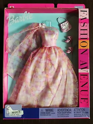 Buy Barbie Dressings, Fashion Avenue / 56879-0580, 2002, NRFB. • 46.27£
