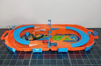 Buy Hot Wheels 1:64 Slot Car Deluxe Track Pack Carrying Case Racing Set • 24.99£