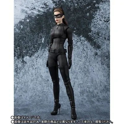 Buy Bandai S.H.Figuarts Catwoman (The Dark Knight Rises) Japan Version • 120£