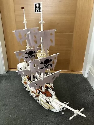 Buy URGEAR Skull Pirate Ship Lego Compatible - 1592pcs Boat - 66x16x56cm • 34.99£