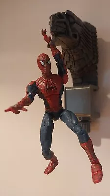 Buy Spider-Man Super Poseable With Wall Mounted Gargoyle Ledge Action Figure 2002  • 35£