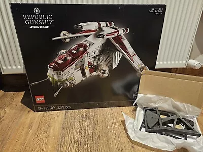 Buy LEGO Star Wars: Republic Gunship (75309) + Brand NEW Wall Mount  • 240£