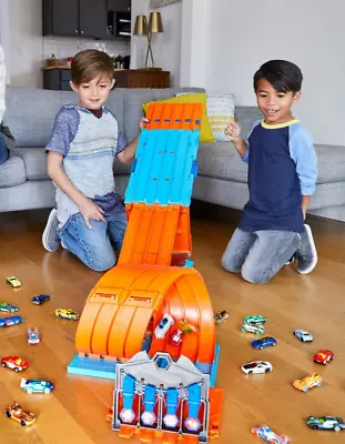 Buy Hot Wheels Track Builder System Race Crate Playset • 64.99£