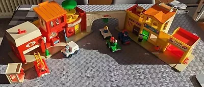 Buy Vintage Fisher Price Little People Play Family Village 997 Complete  • 15£