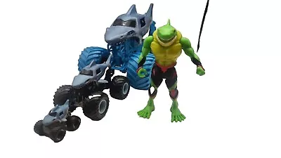 Buy Megalodon Monster Jam Bundle 1:24 1:64 Hot Wheels BKT Zombie Figure Diecast • 38.95£