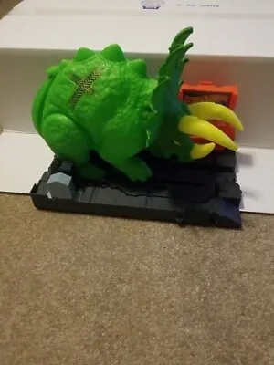 Buy Hot Wheels Track Builder Connectible Dinosaur Used. Triceratops 2018 • 23.77£