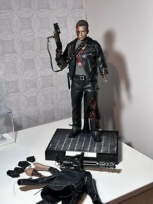 Buy Hot Toys Terminator T800 Dx13 1/6 Scale Figure ➕ Present Toys Body • 299£