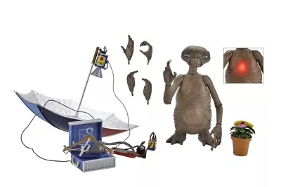 Buy E. T.L 'Alien 40th Anniversary E. T. Dlx LED Chest Af NECA • 59.96£