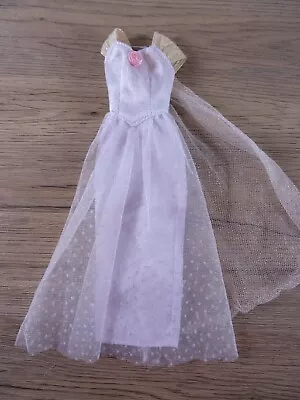 Buy Vintage Barbie Accessories Simple Wedding Dress With Veil As Pictured (12821) • 13.48£