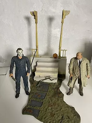 Buy Neca Halloween The Night He Came Home Figure Diorama Set Michael Myers Dr Loomis • 94.99£